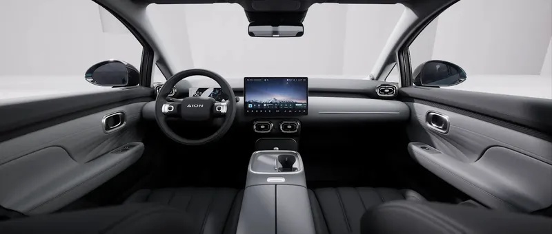 Interior, pantallas y asientos del GAC AION UT